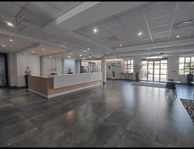 164M² OFFICE TO LET IN BRYANSTON